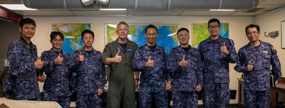 C7F Welcomes Japan Maritime Self-Defense Force Surface Warfare Squadron 6