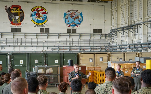 Commander, U.S. Seventh Fleet Visits VP-26 Tridents