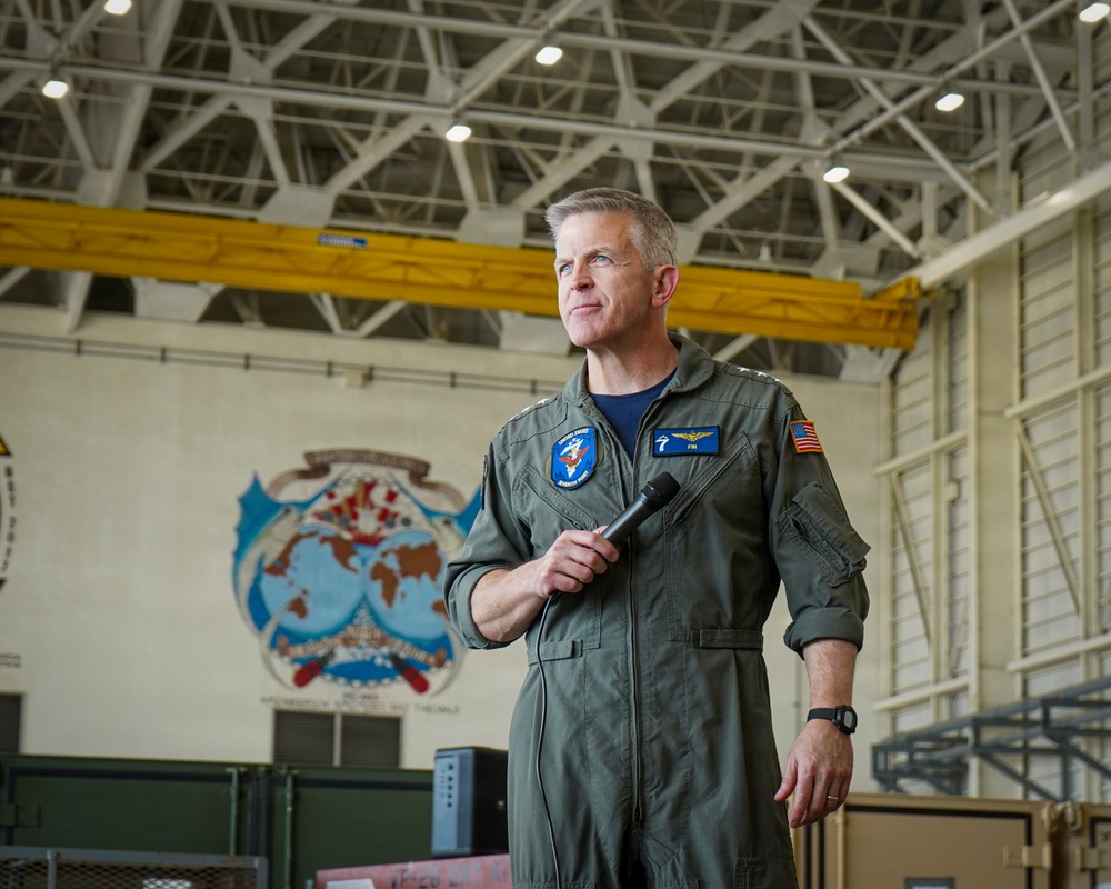 Commander, U.S. Seventh Fleet Visits VP-26 Tridents