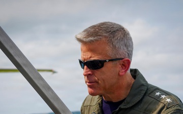 Commander, U.S. Seventh Fleet Visits VP-26 Tridents