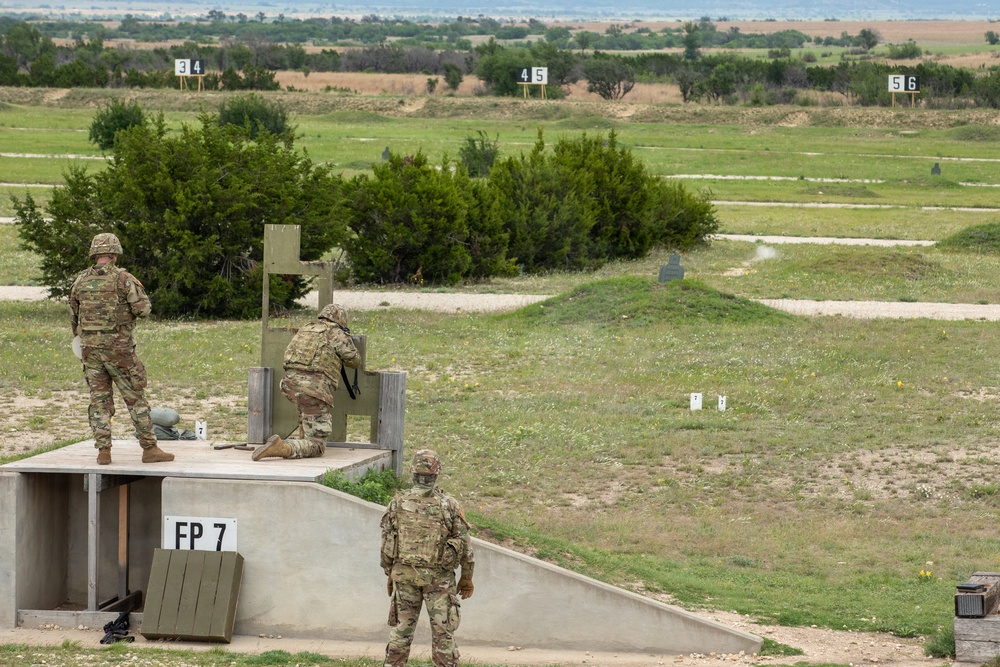 Soldiers conduct pre-deployment weapons qualification at Fort Hood