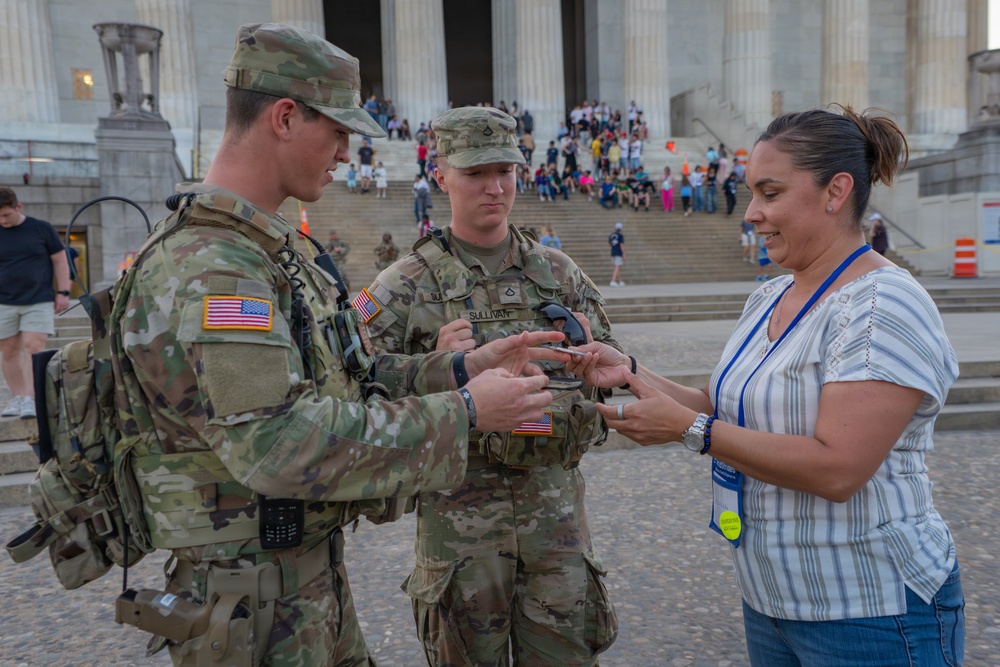 Mississippi National Guard Soldiers connect with the community at the Lincoln Memorial