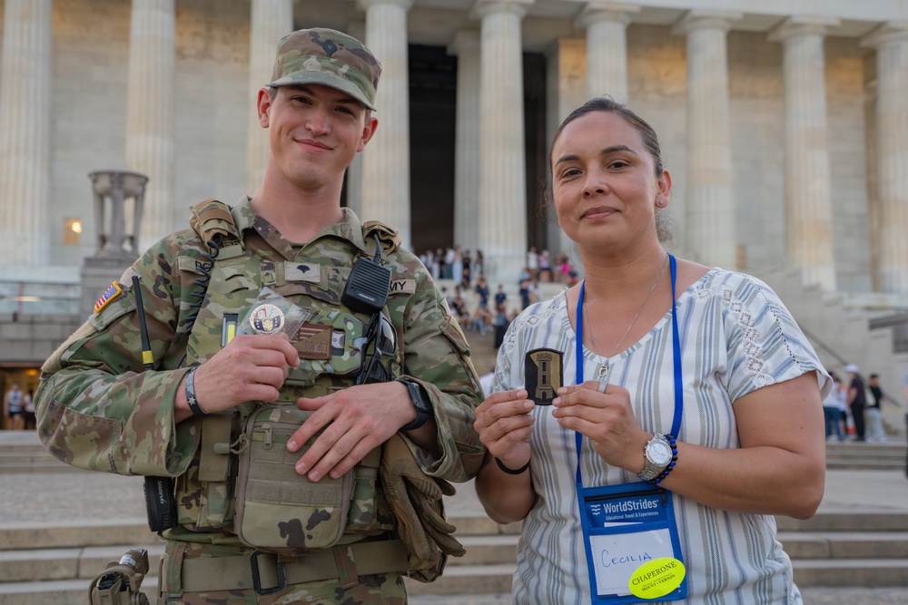 Mississippi National Guard Soldiers connect with the community at the Lincoln Memorial