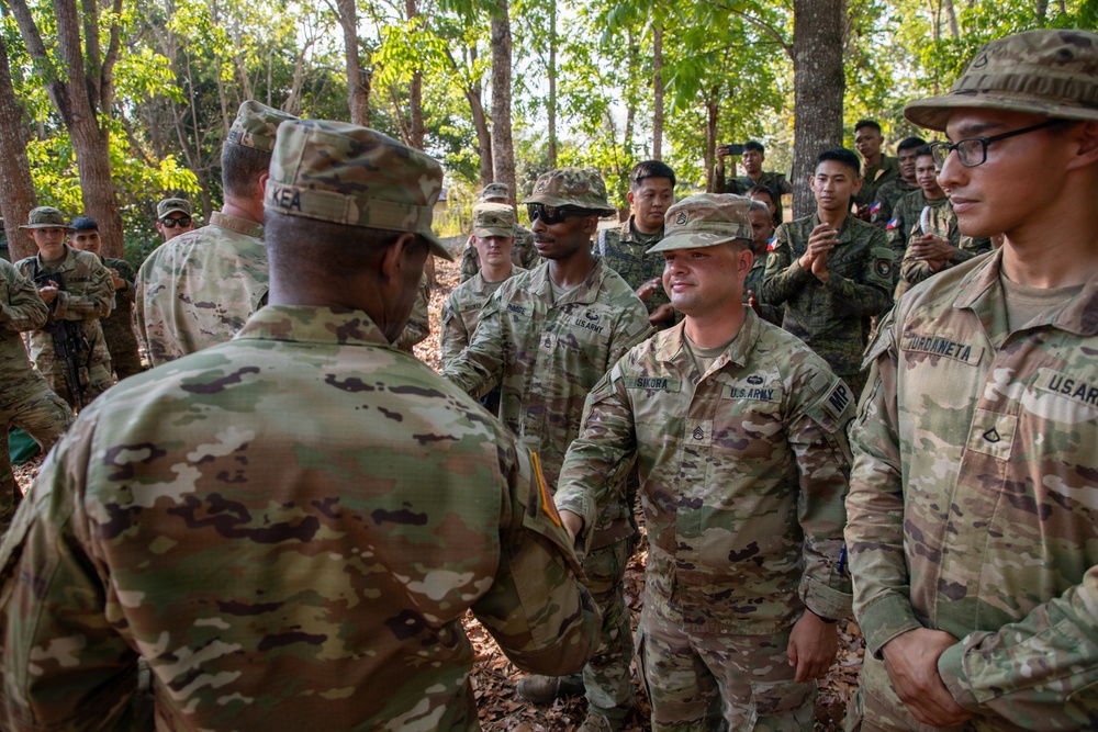 U.S. and Philippine Soldiers Conduct Detainee Collection Point Training