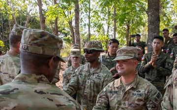 U.S. and Philippine Soldiers Conduct Detainee Collection Point Training