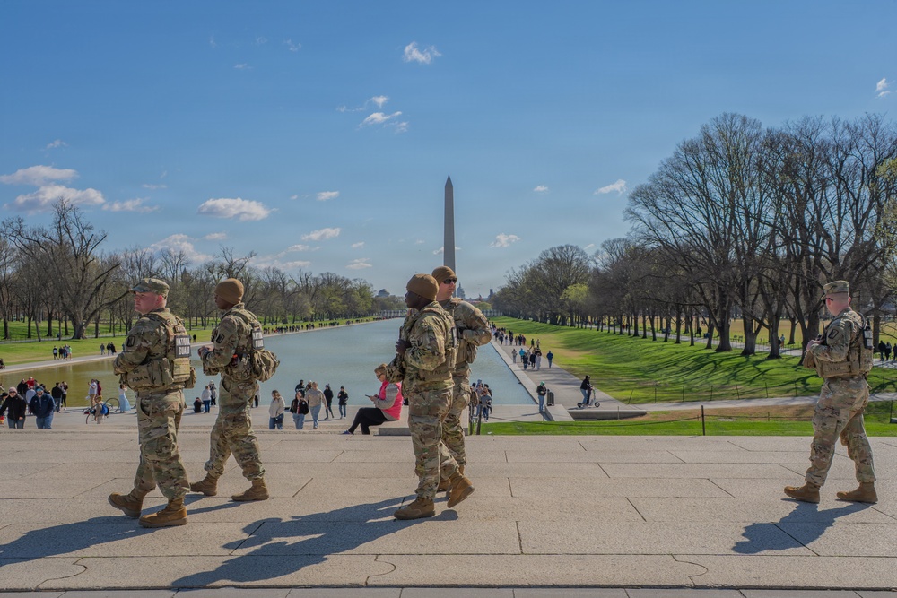 Mississippi National Guard Soldiers patrol at the Lincoln Memorial
