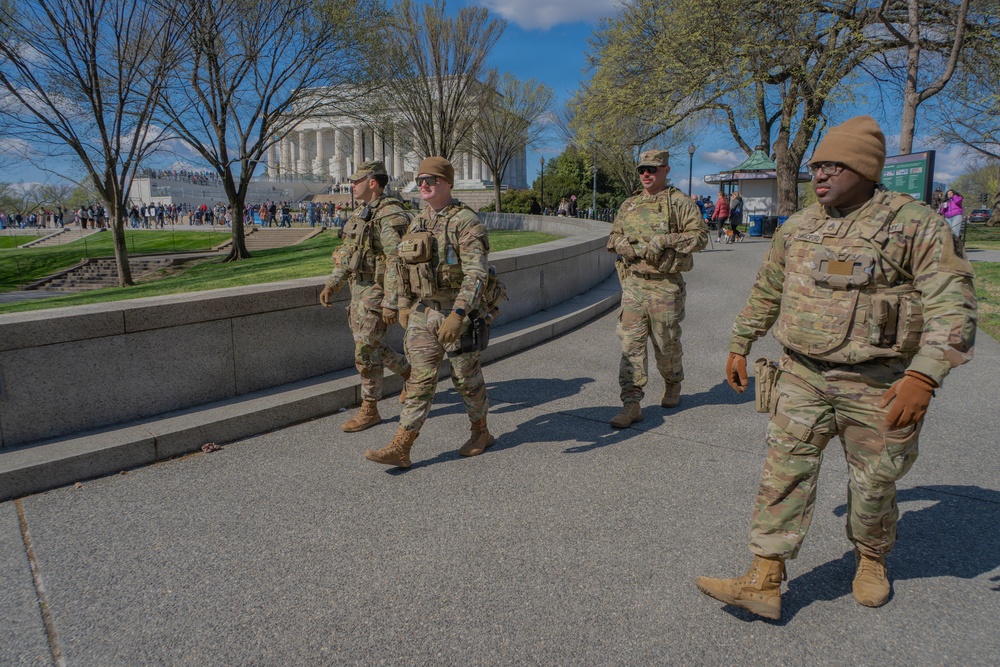 Mississippi National Guard Soldiers patrol at the Lincoln Memorial