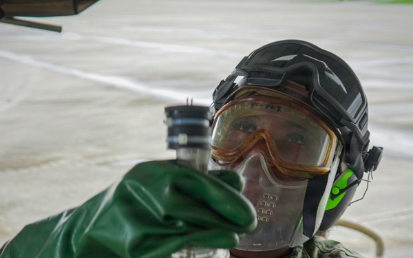 VP-26 Tridents Conduct Routine Maintenance