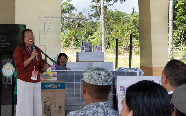 Balikatan 2026: Tinib-Calangcusan Elementary School hosts a Bundle of Joy ceremony