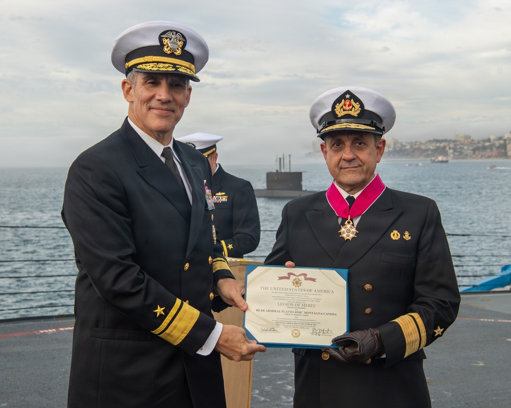 4th Fleet Presents Chilean Military Awards