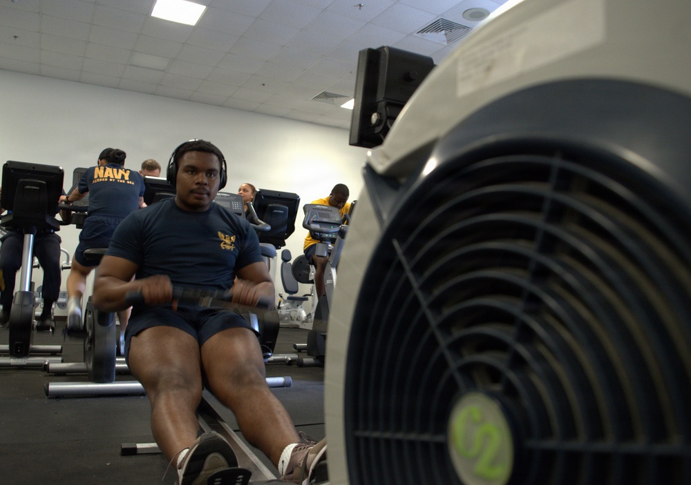 Navy Reserve Center Miami Conducts Physical Fitness Assessment