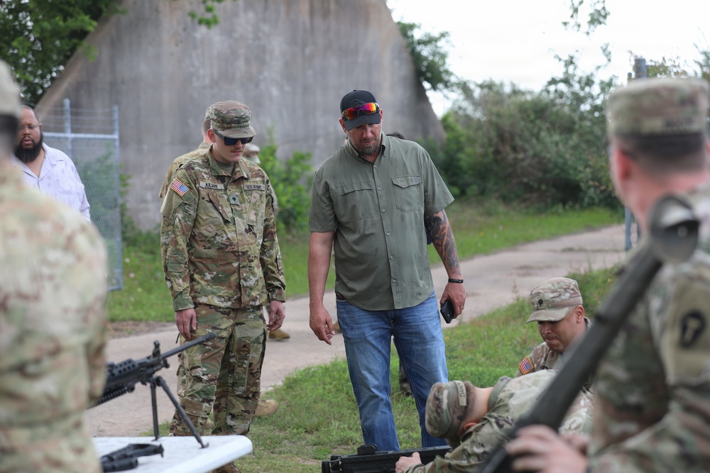 1-149th Attack Battalion Hosts a ESGR Boss Lift