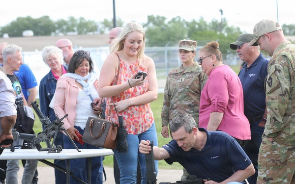 1-149th Attack Battalion Hosts a ESGR Boss Lift