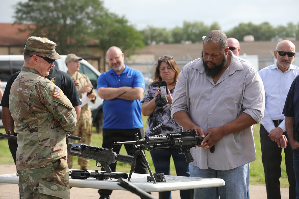 1-149th Attack Battalion Hosts a ESGR Boss Lift