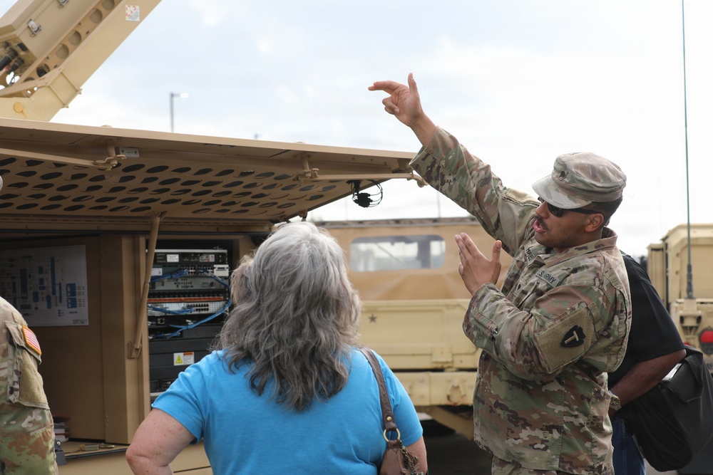1-149th Attack Battalion Hosts a ESGR Boss Lift