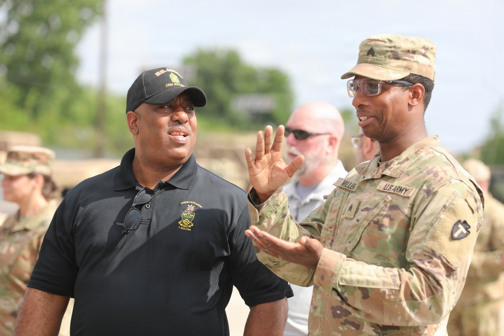 1-149th Attack Battalion Hosts a ESGR Boss Lift