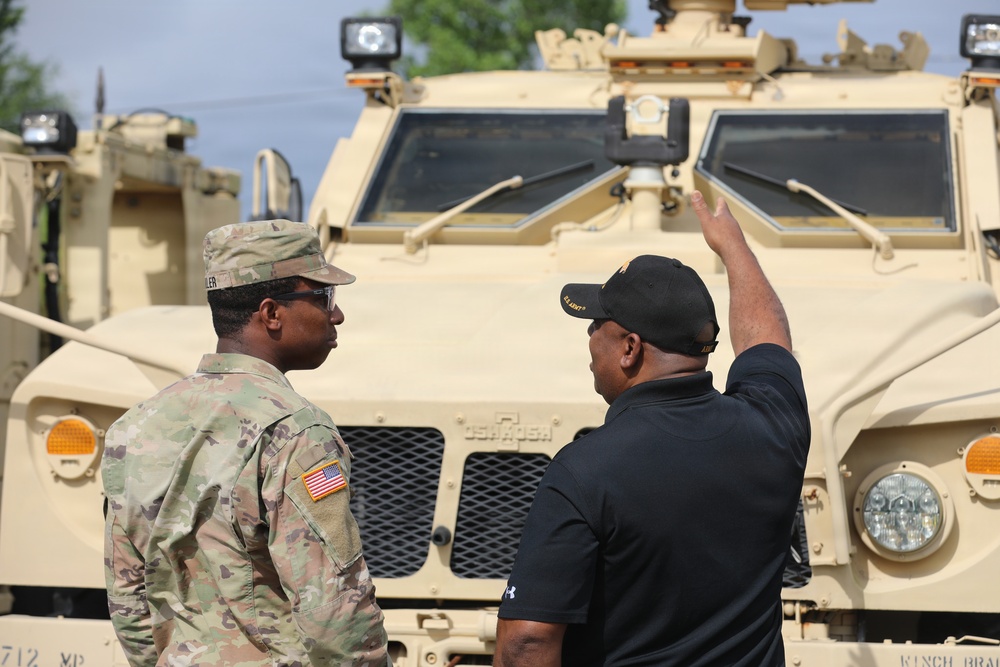 1-149th Attack Battalion Hosts a ESGR Boss Lift
