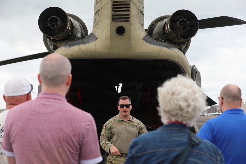 1-149th Attack Battalion Hosts a ESGR Boss Lift