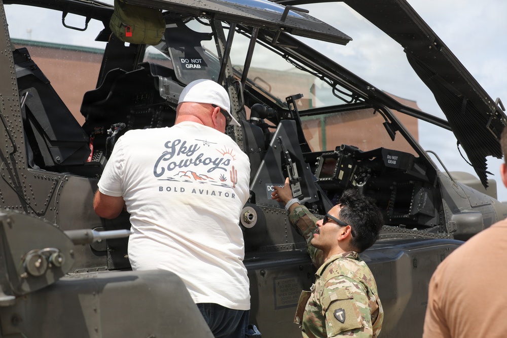 1-149th Attack Battalion Hosts a ESGR Boss Lift