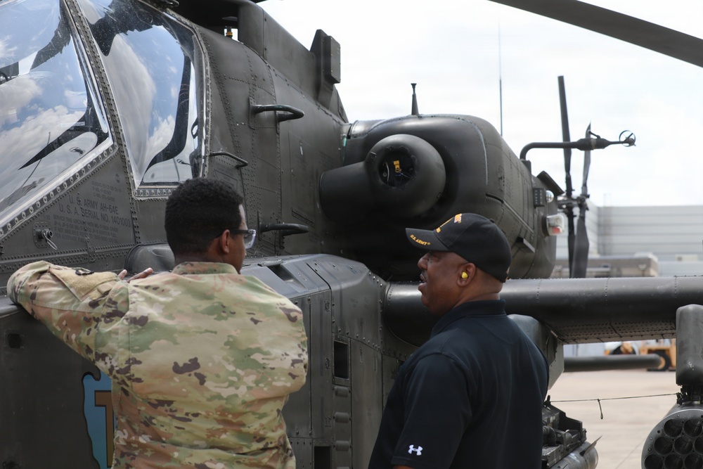 1-149th Attack Battalion Hosts a ESGR Boss Lift