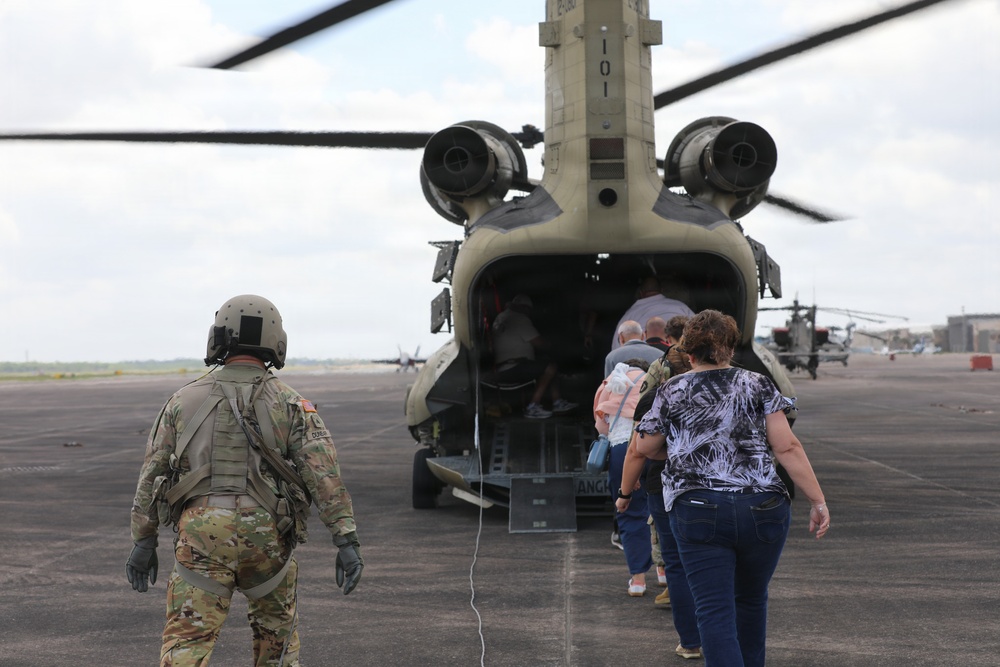 1-149th Attack Battalion Hosts a ESGR Boss Lift