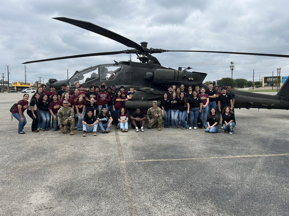 36th Combat Aviation Brigade Participates in Fiesta San Antonio