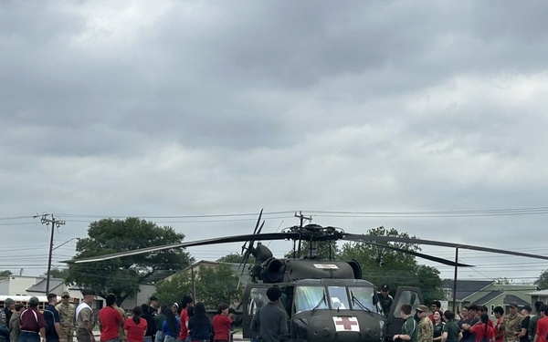 36th Combat Aviation Brigade Participates in Fiesta San Antonio