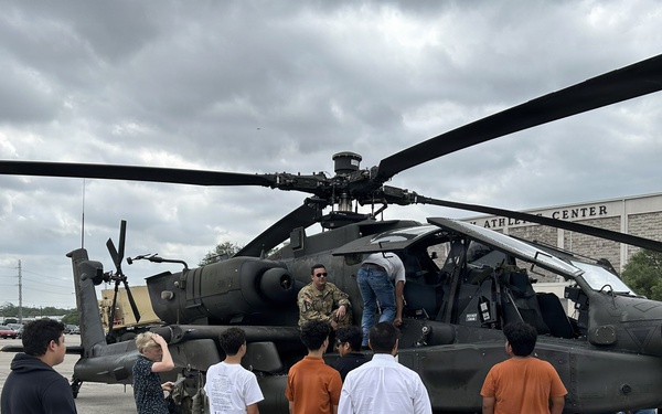 36th Combat Aviation Brigade Participates in Fiesta San Antonio