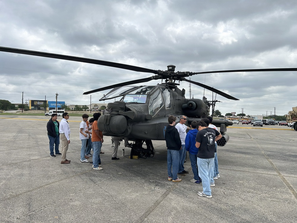 36th Combat Aviation Brigade Participates in Fiesta San Antonio