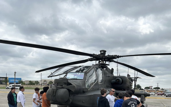 36th Combat Aviation Brigade Participates in Fiesta San Antonio