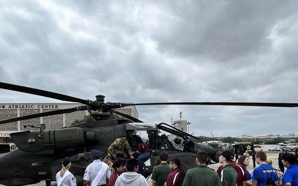 36th Combat Aviation Brigade Participates in Fiesta San Antonio