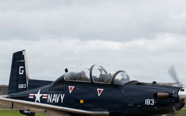 T-6B Taxis to Lone Star Flight Museum