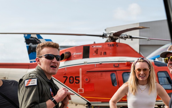 Student Naval Aviator Discusses TH-73A at Lone Star Flight Museum