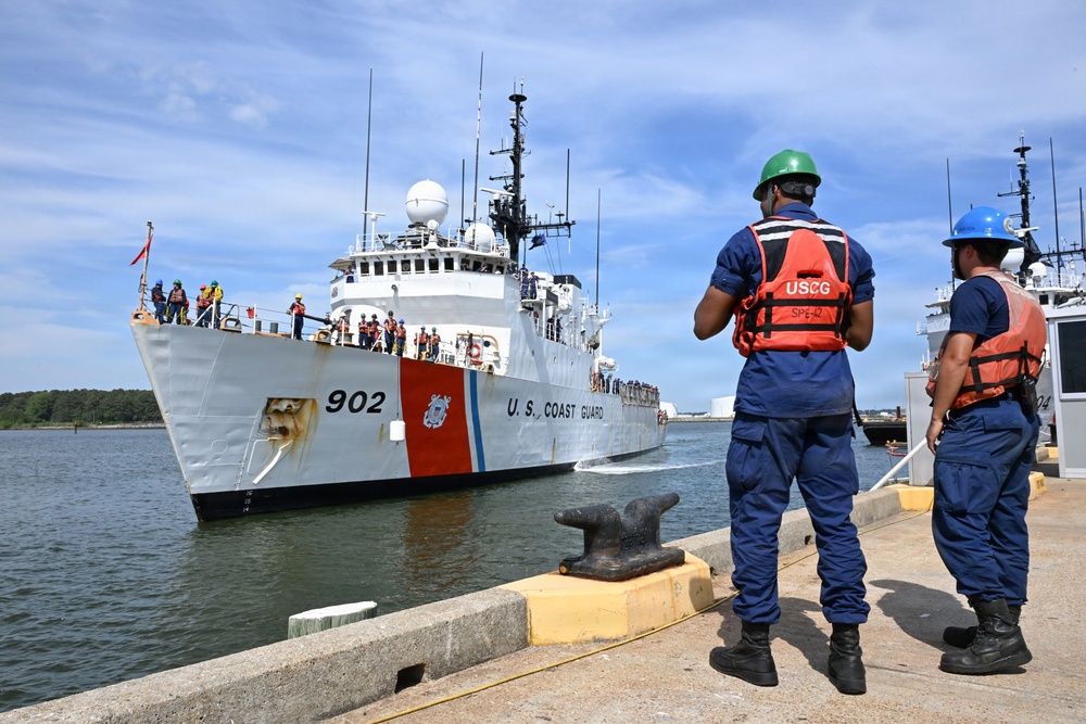 Coast Guard Cutter Tampa returns home following 74-day counter-drug patrol in Eastern Pacific