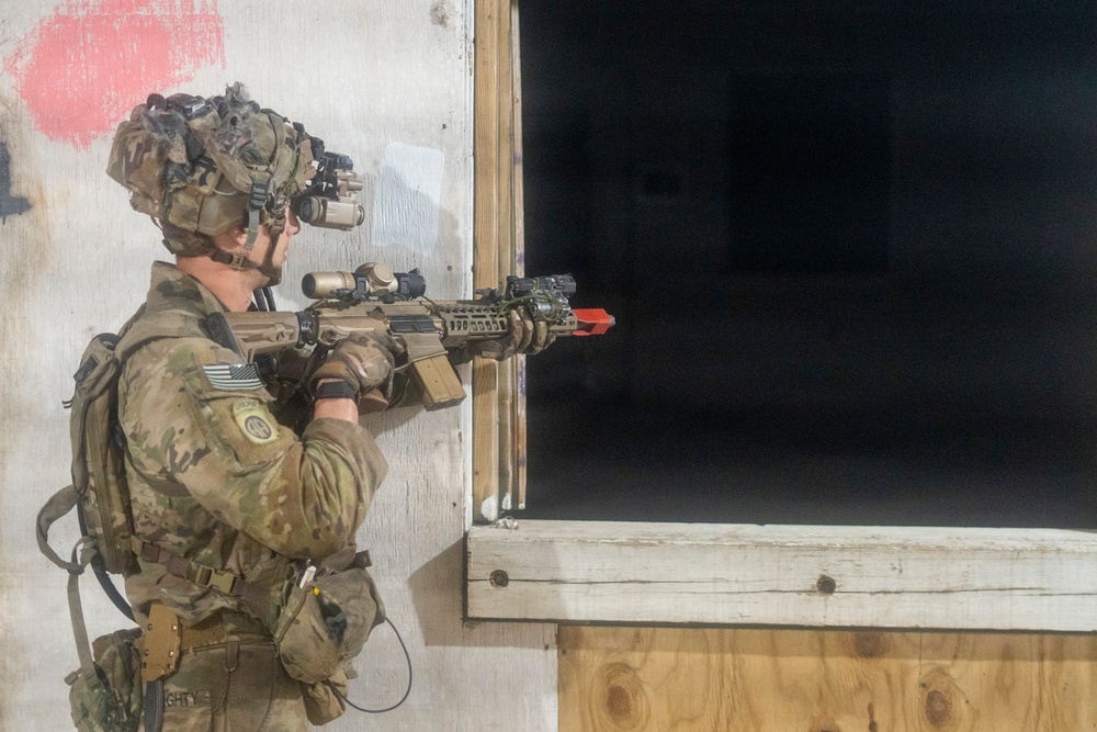 101st Rakkasans Conduct Night MOUT Assault at JRTC