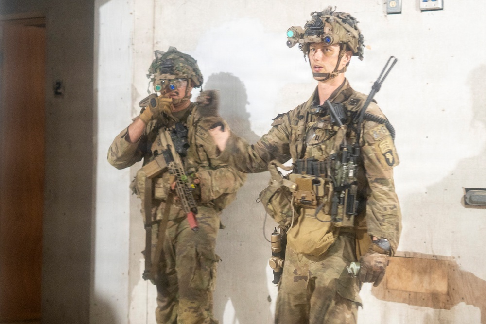 101st Rakkasans Conduct Night MOUT Assault at JRTC