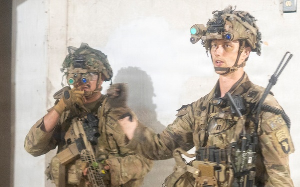 101st Rakkasans Conduct Night MOUT Assault at JRTC