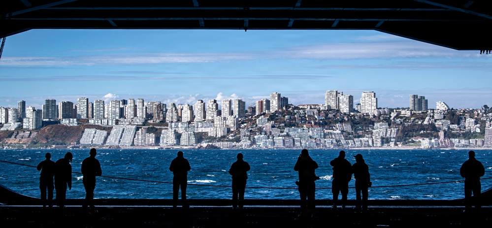 Nimitz Departs Chile