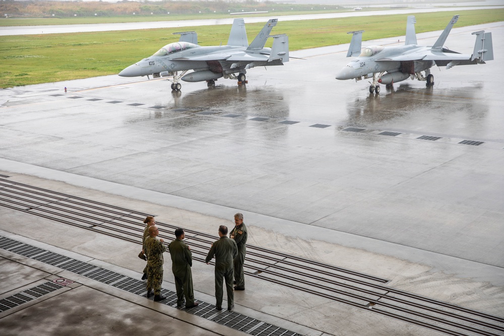 Adm. Steve Koehler visits MCAS Iwakuni