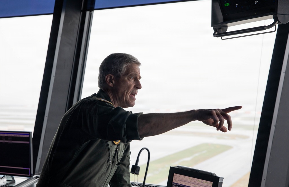 Adm. Steve Koehler visits MCAS Iwakuni