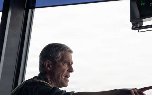 Adm. Steve Koehler visits MCAS Iwakuni