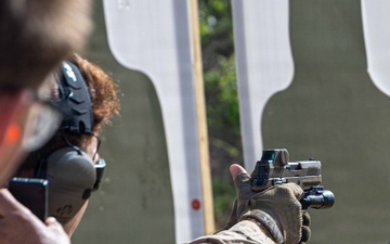 24th MEU MRF conduct Rifle and Pistol Drills