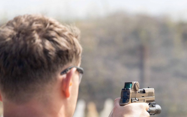 24th MEU MRF conduct Rifle and Pistol Drills