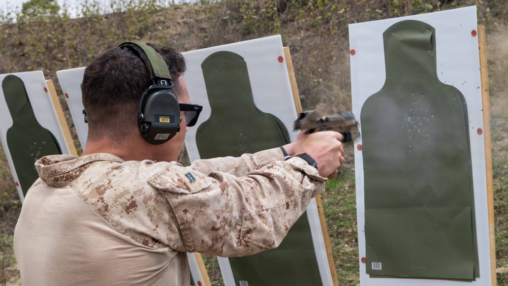 24th MEU MRF conduct Rifle and Pistol Drills