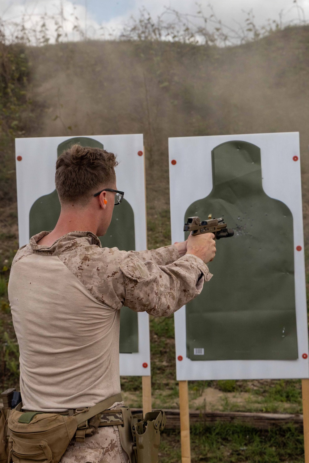 24th MEU MRF conduct Rifle and Pistol Drills