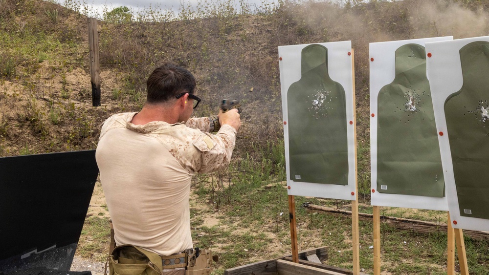 24th MEU MRF conduct Rifle and Pistol Drills