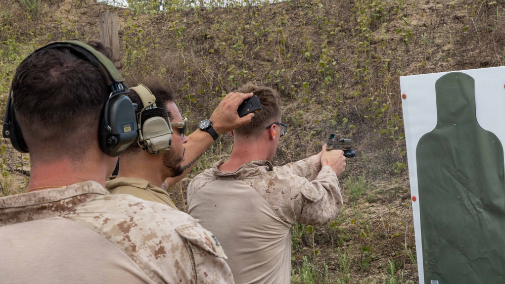 24th MEU MRF conduct Rifle and Pistol Drills