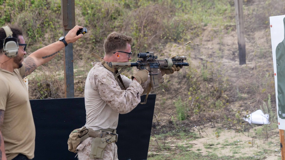 24th MEU MRF conduct Rifle and Pistol Drills