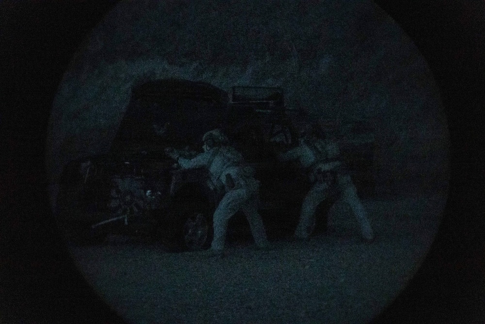 24th MEU MRF conduct Rifle and Pistol Drills