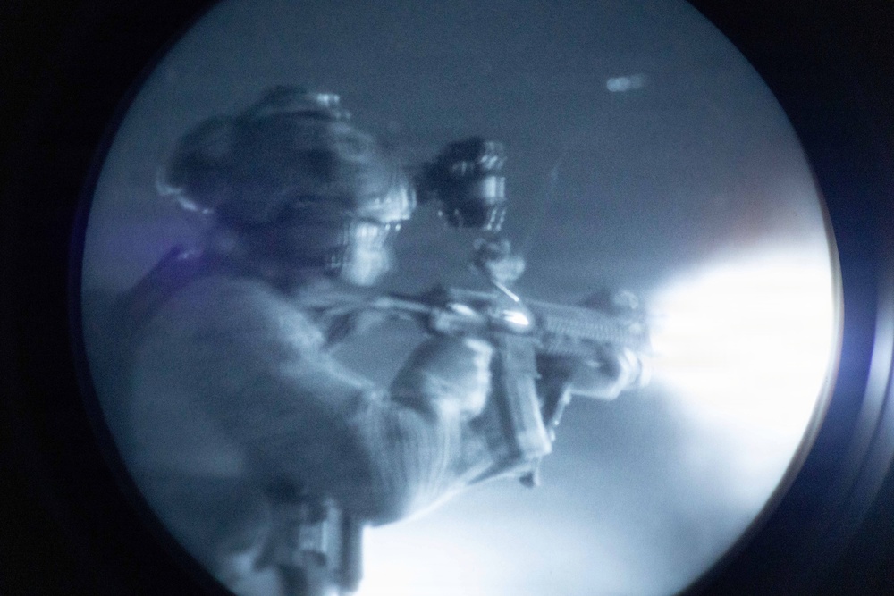 24th MEU MRF conduct Rifle and Pistol Drills